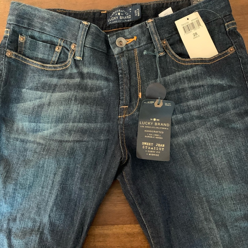 Lucky Brand Sweet Jean Straight Jeans. Size 6/28.